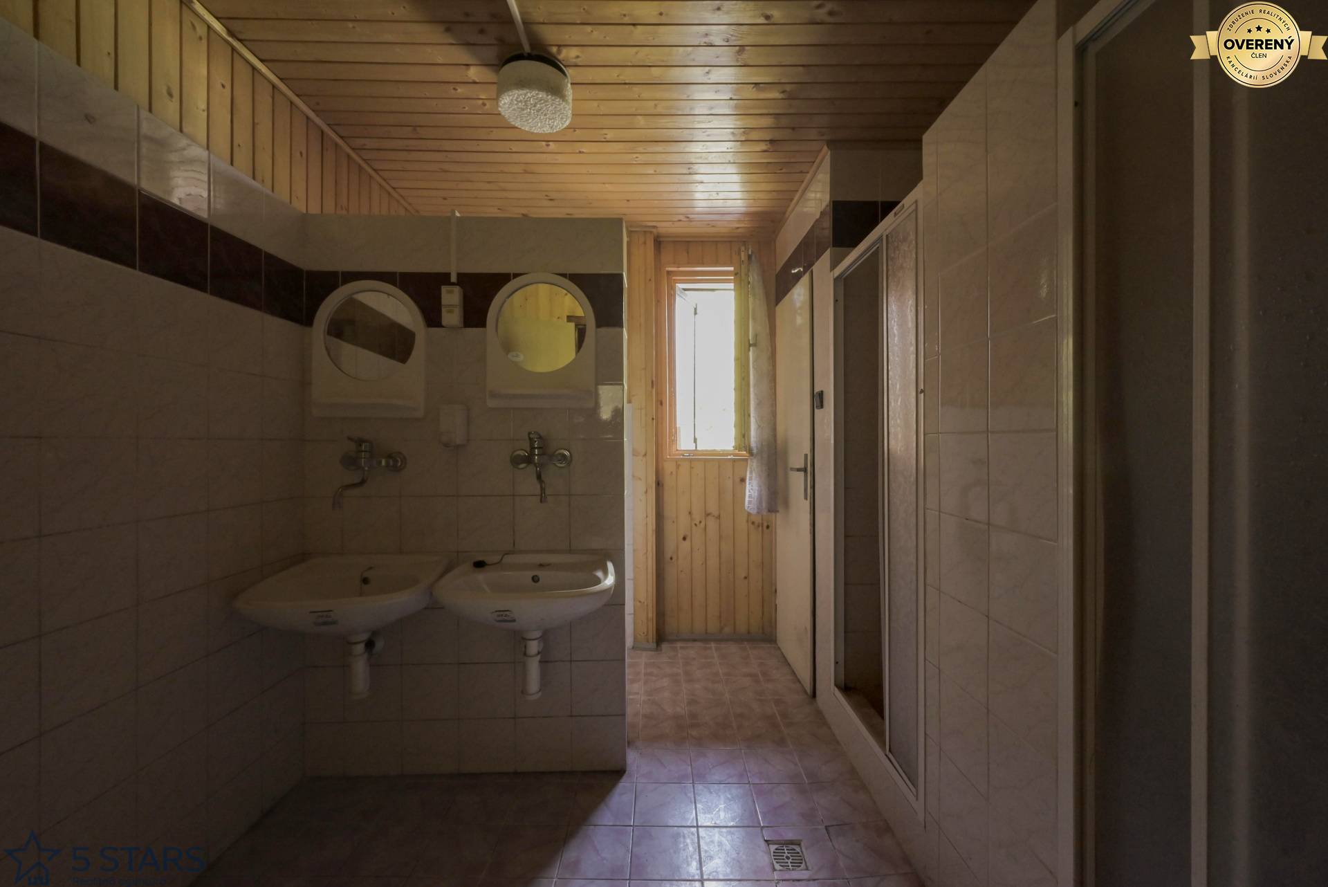 predaj chata s pozemkom 4650 m2 na oravskej priehrade 14.jpg