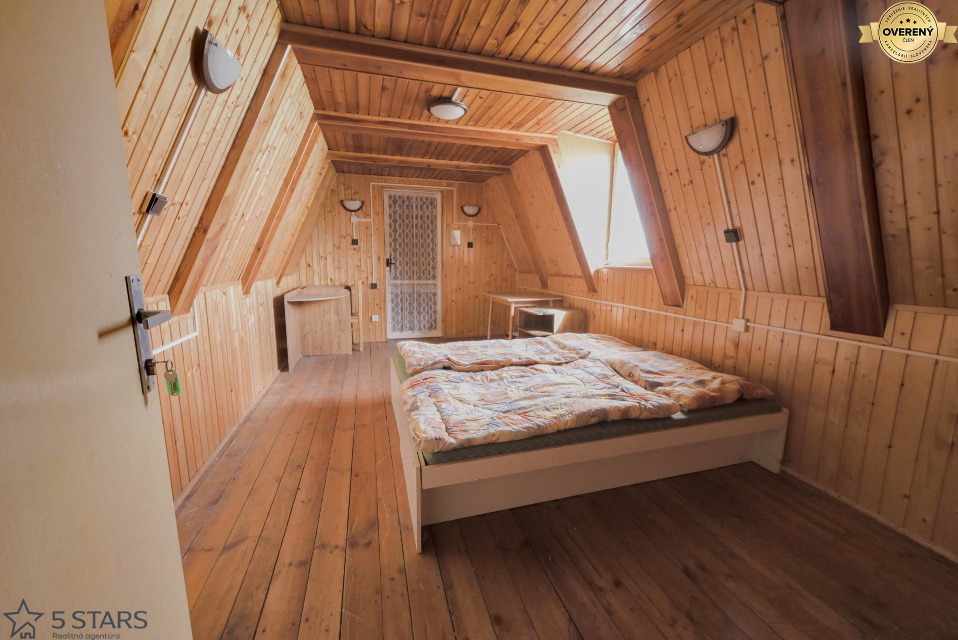 predaj chata s pozemkom 4650 m2 na oravskej priehrade 6 apartmán.jpg