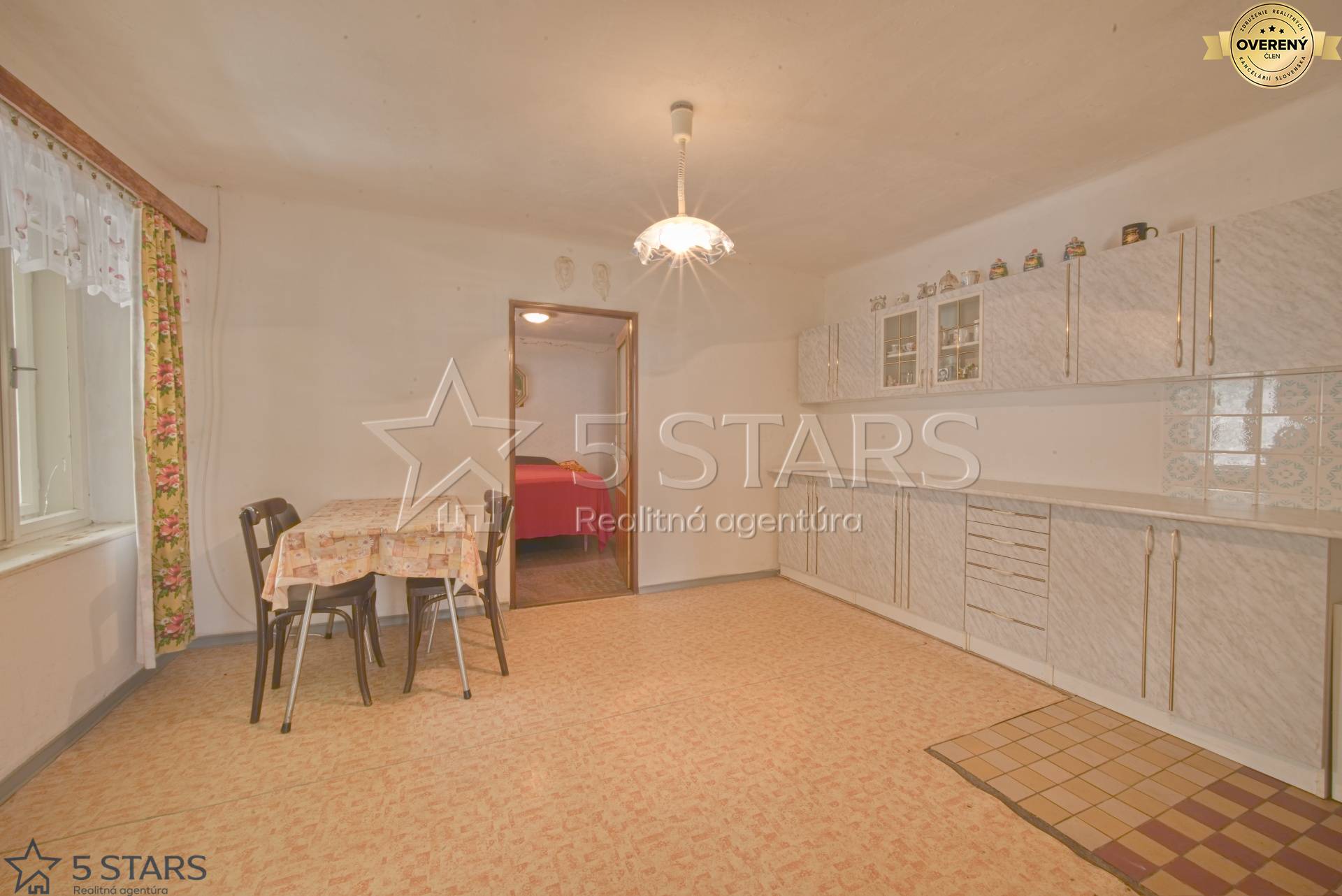 RD-castkovce-povodny stav-pozemok 1017m2-kuchyna-obr4.jpg