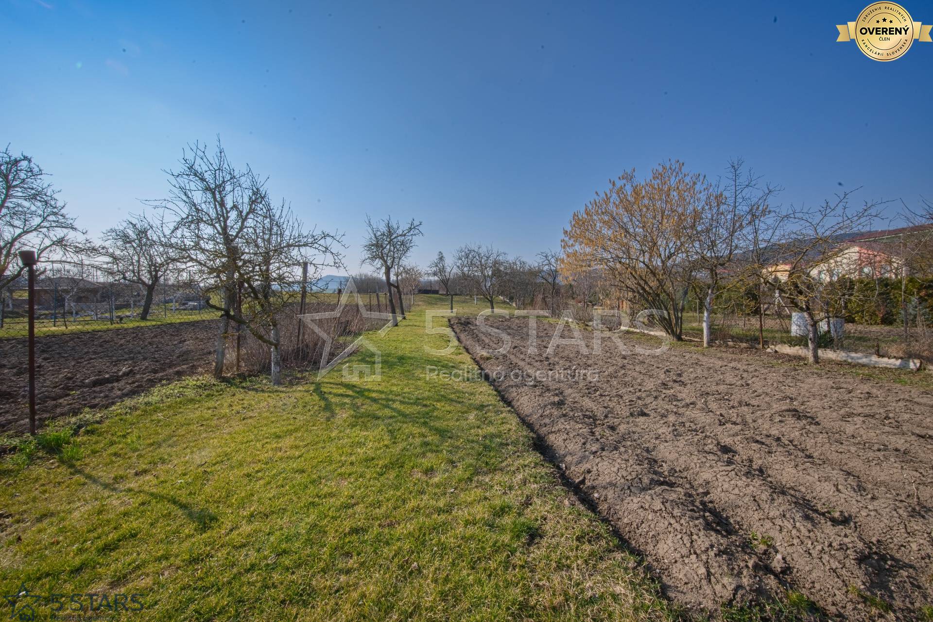 rd-predaj-cachtice-povodny stav-pozemok 1724m2-zahrada-17.jpg