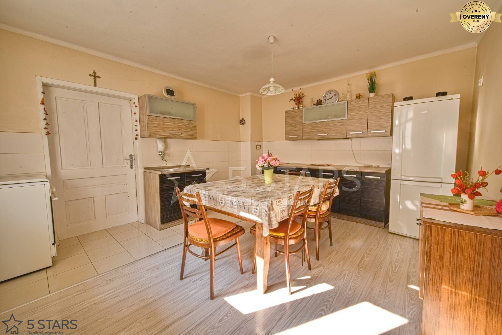 rd-predaj-cachtice-povodny stav-pozemok 1724m2-kuchyna-5.jpg