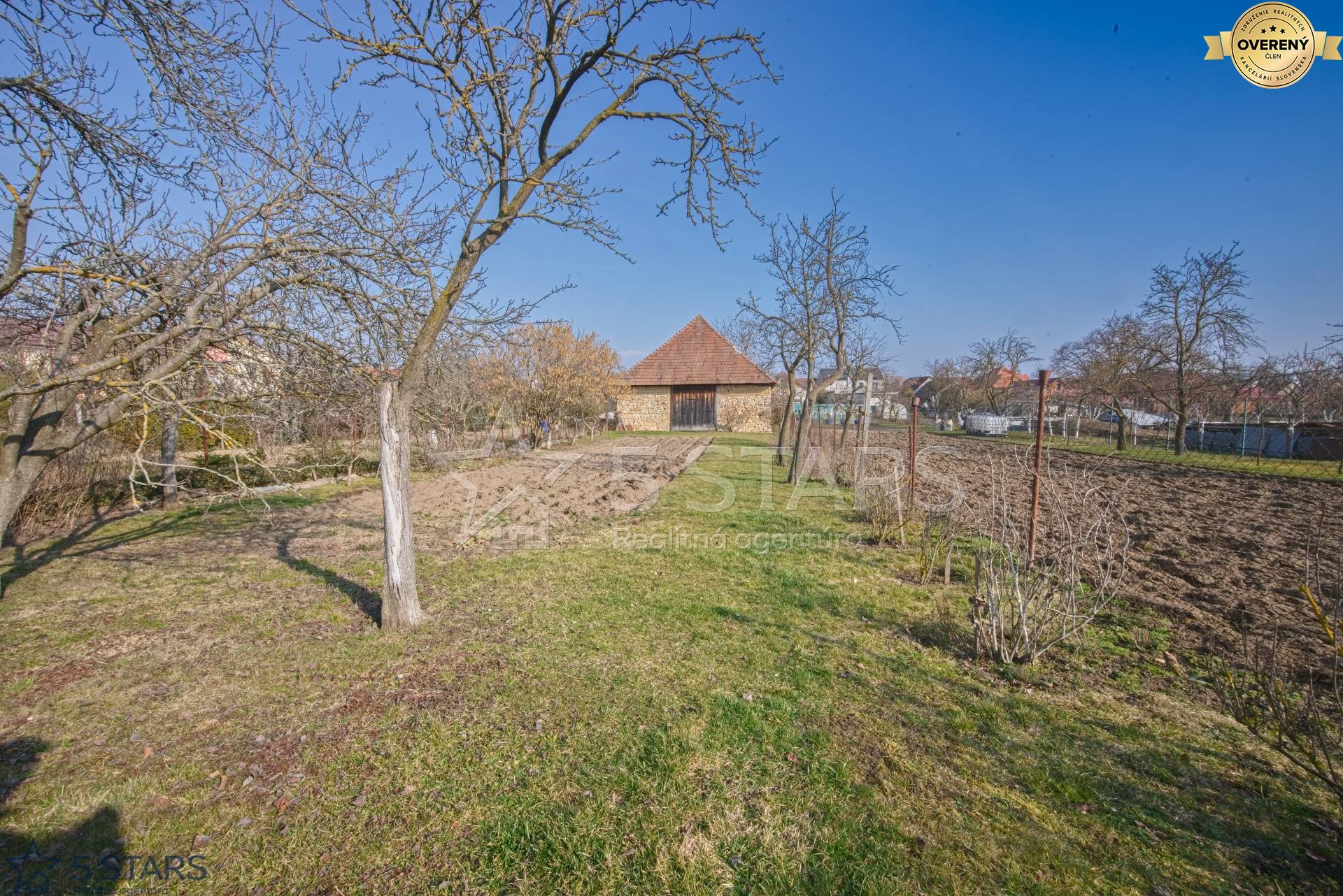 rd-predaj-cachtice-povodny stav-pozemok 1724m2-zahrada-18.jpg