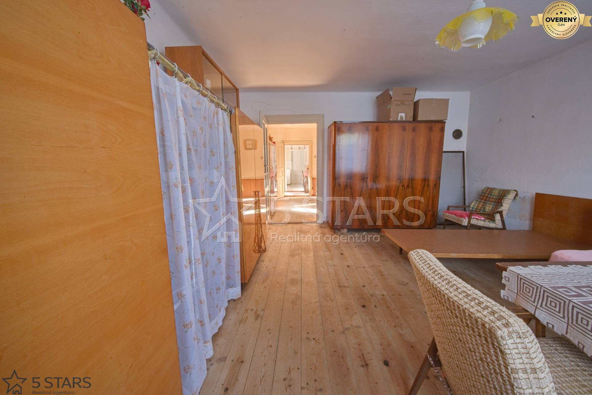 rd-predaj-cachtice-povodny stav-pozemok 1724m2-izba-11.jpg