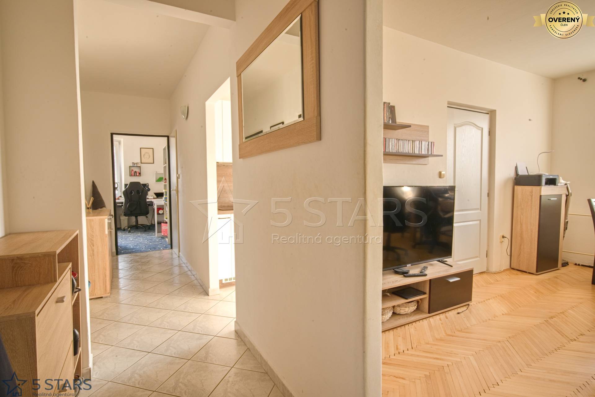 3izbovybyt-novadubnica-slnecny-dobrá dispozicia-chodba-6.jpg