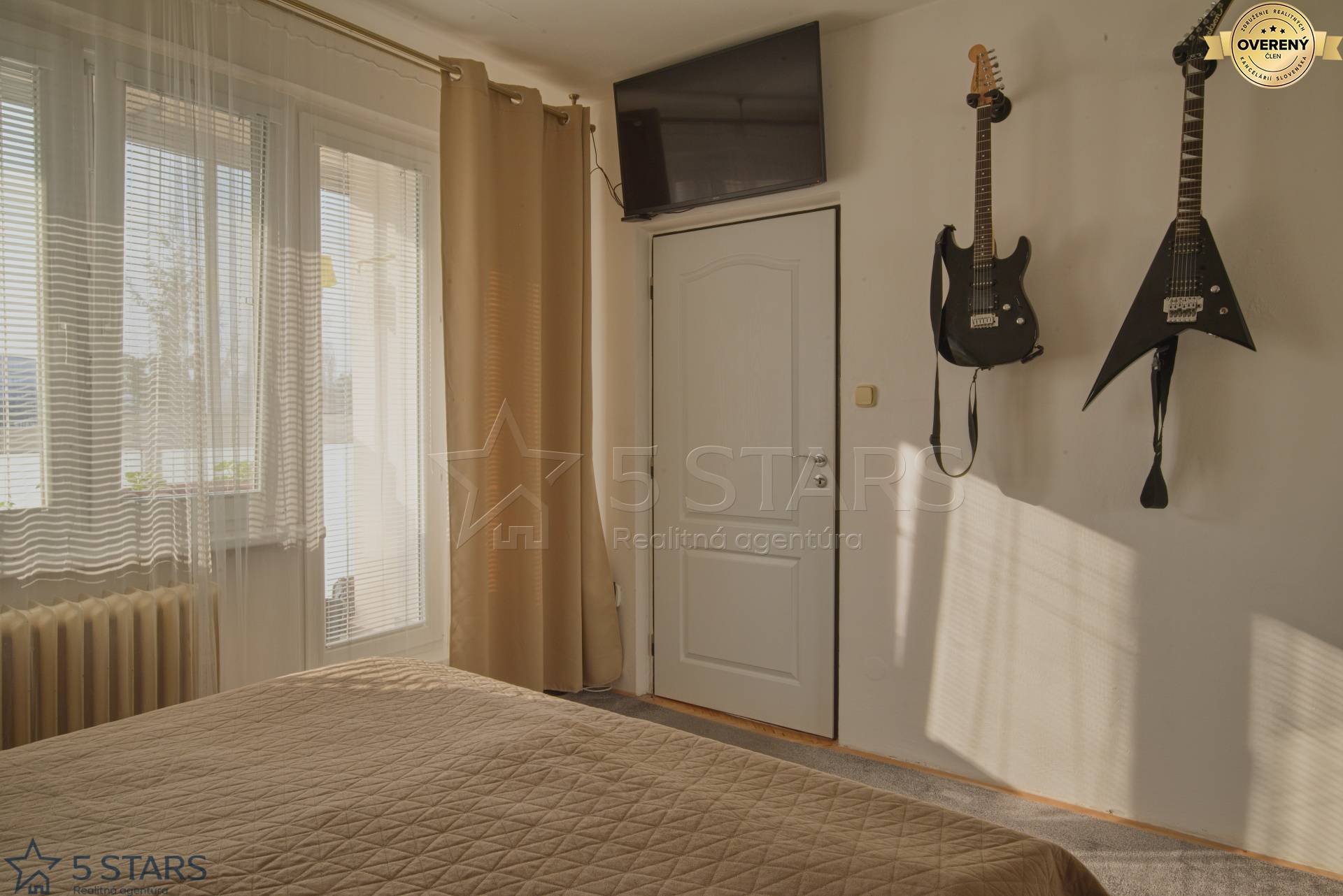 3izbovybyt-novadubnica-slnecny-dobrá dispozicia-spalnaa-2.jpg