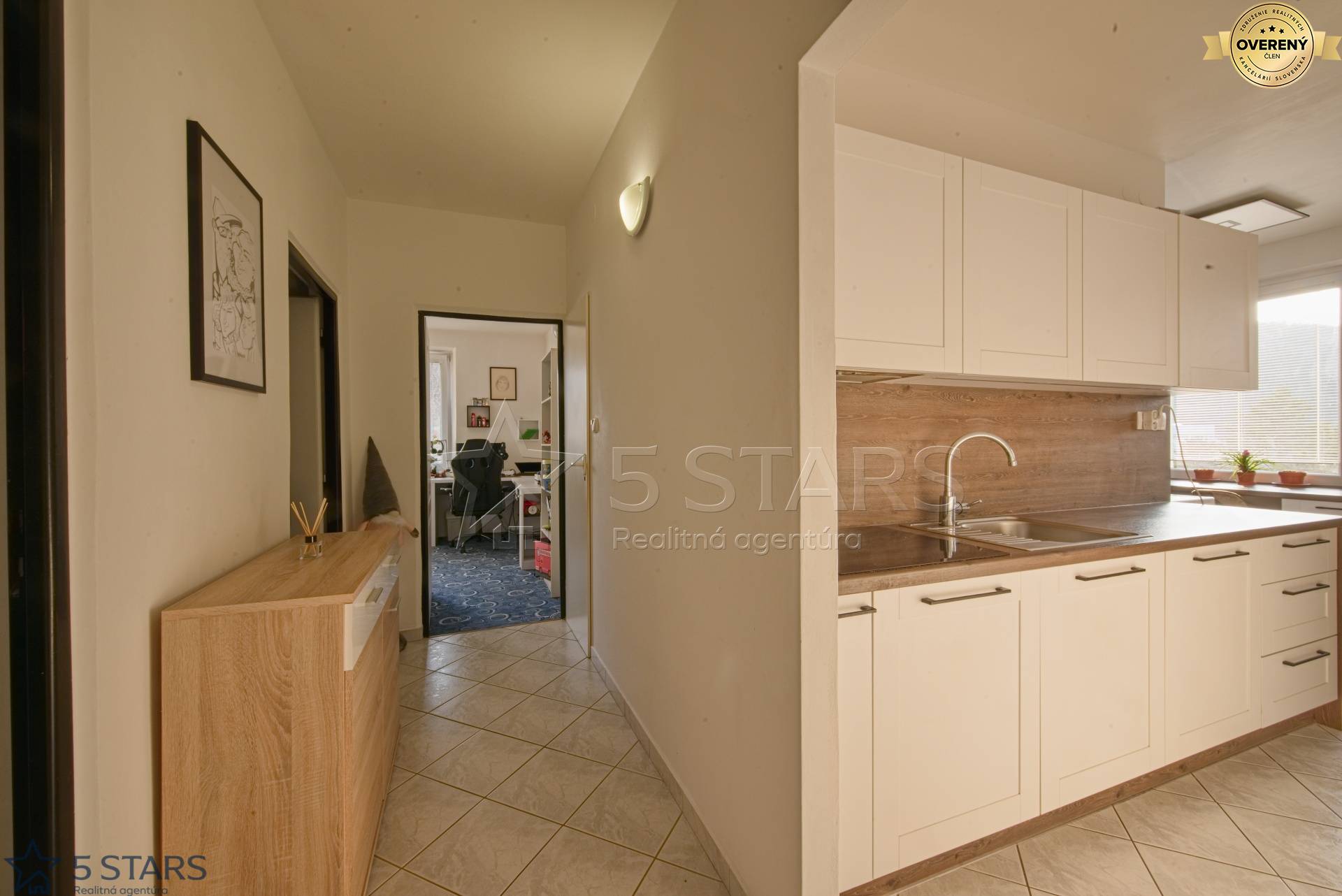 3izbovybyt-novadubnica-slnecny-dobrá dispozicia-kuchyn-9.jpg