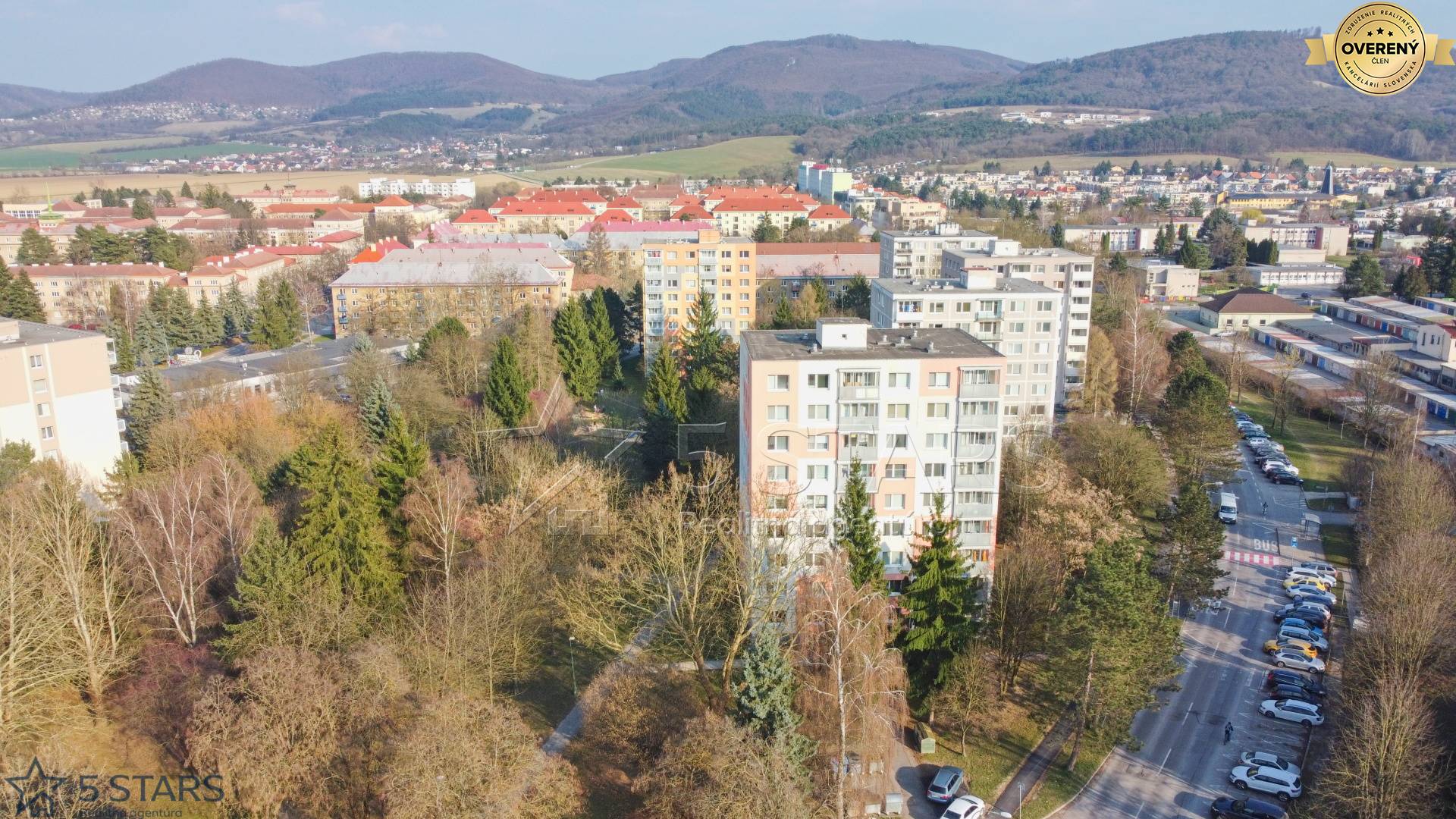 3izbovybyt-novadubnica-slnecny-dobrá dispozicia-dron-15.JPG