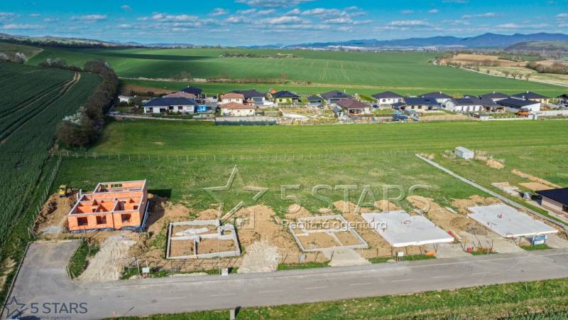 predaj-4izbovy RD-stvrtok-okr.Trencin-12.JPG